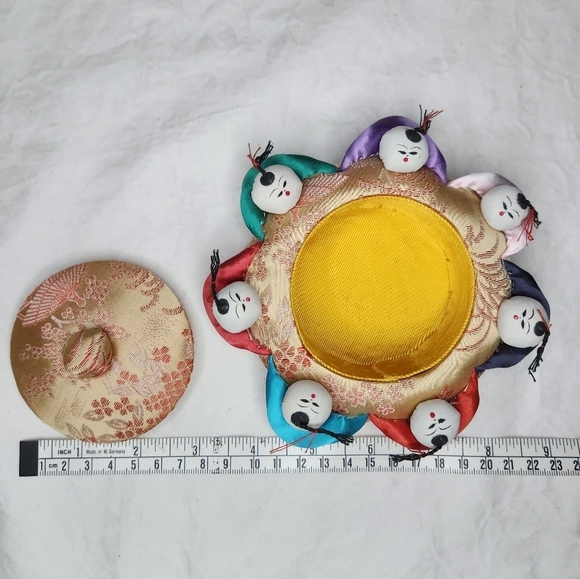 Vintage pin cushion sewing box - Picture 4 of 4